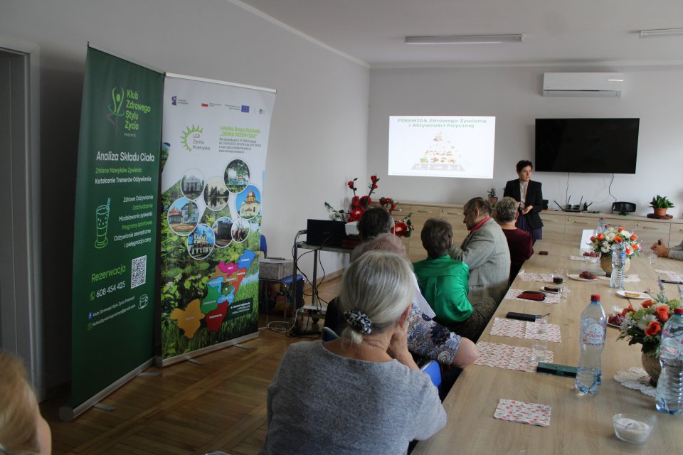 Spotkanie pełne inspiracji – warsztaty ˝Zdrowe nawyki żywieniowe w codziennym życiu˝ w Klubie Senior+ w Żurawicy